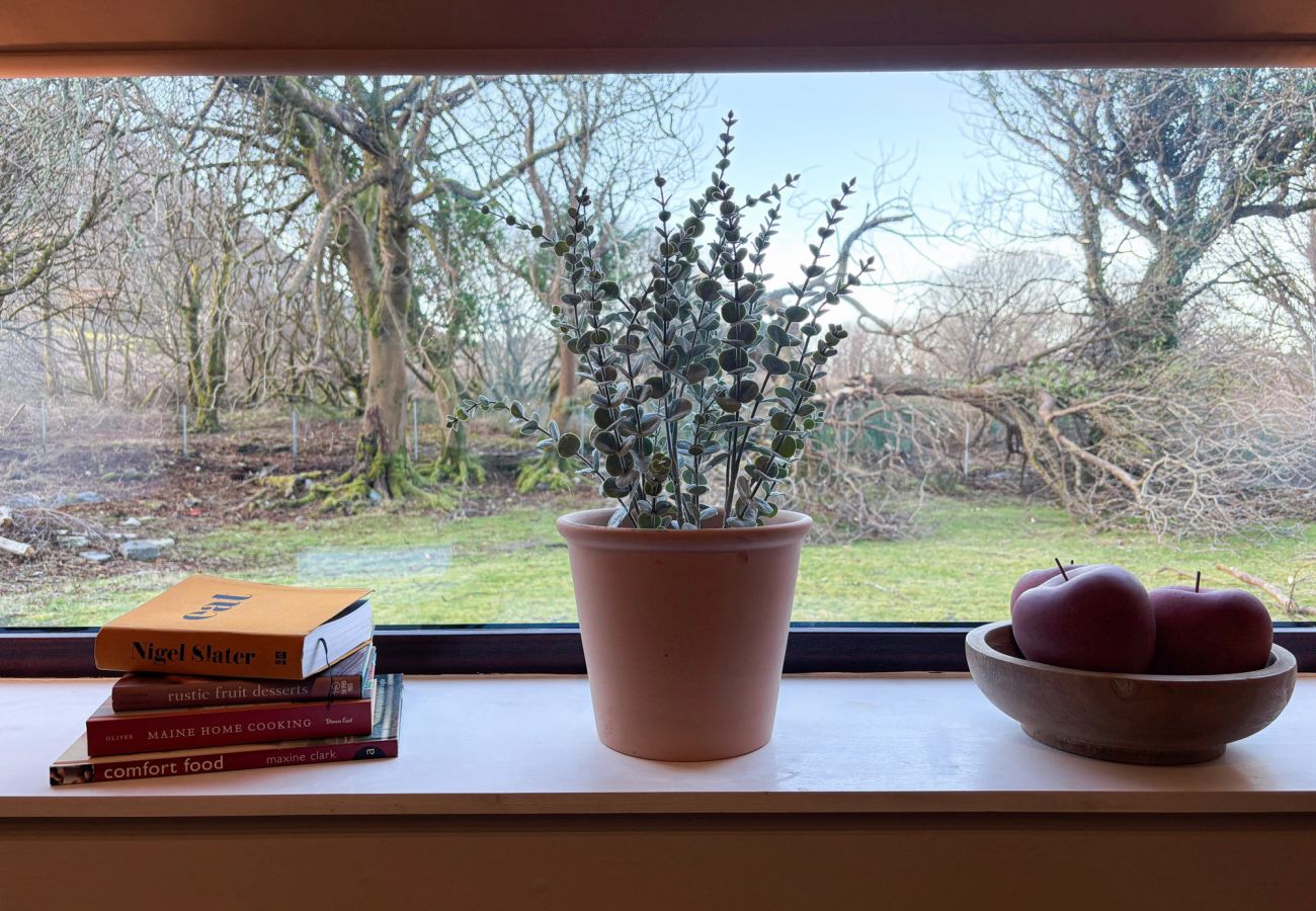 Kylemore Woodland Holiday Apartment. Stylish decore