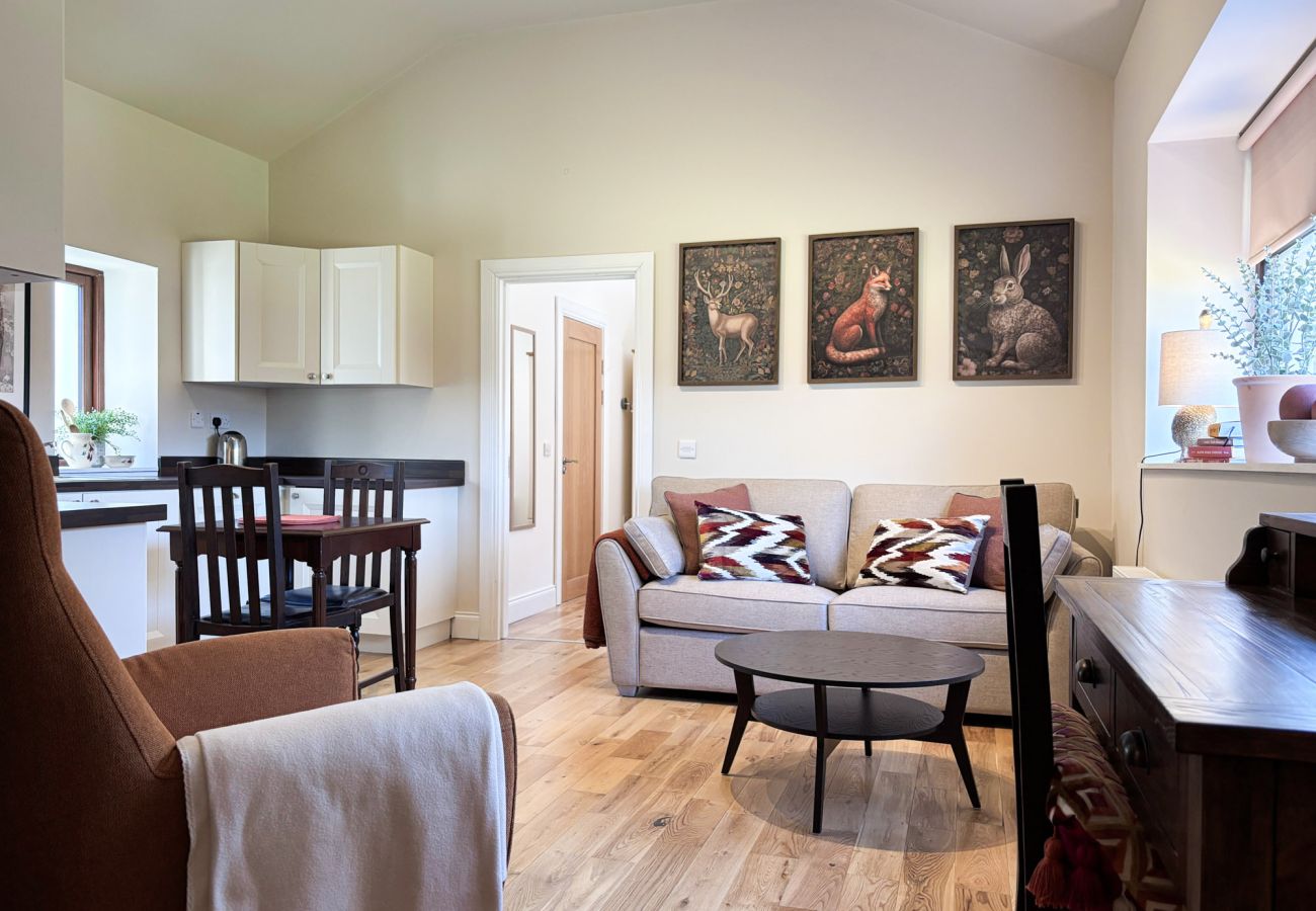 KylemoreWoodlandHolidayApartmentRef473. Lounge fully furnished comfortable