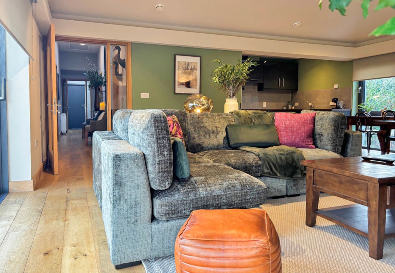 Kylemore Gate Lodge. Modern family dining room, open plan, comfortable contemporary