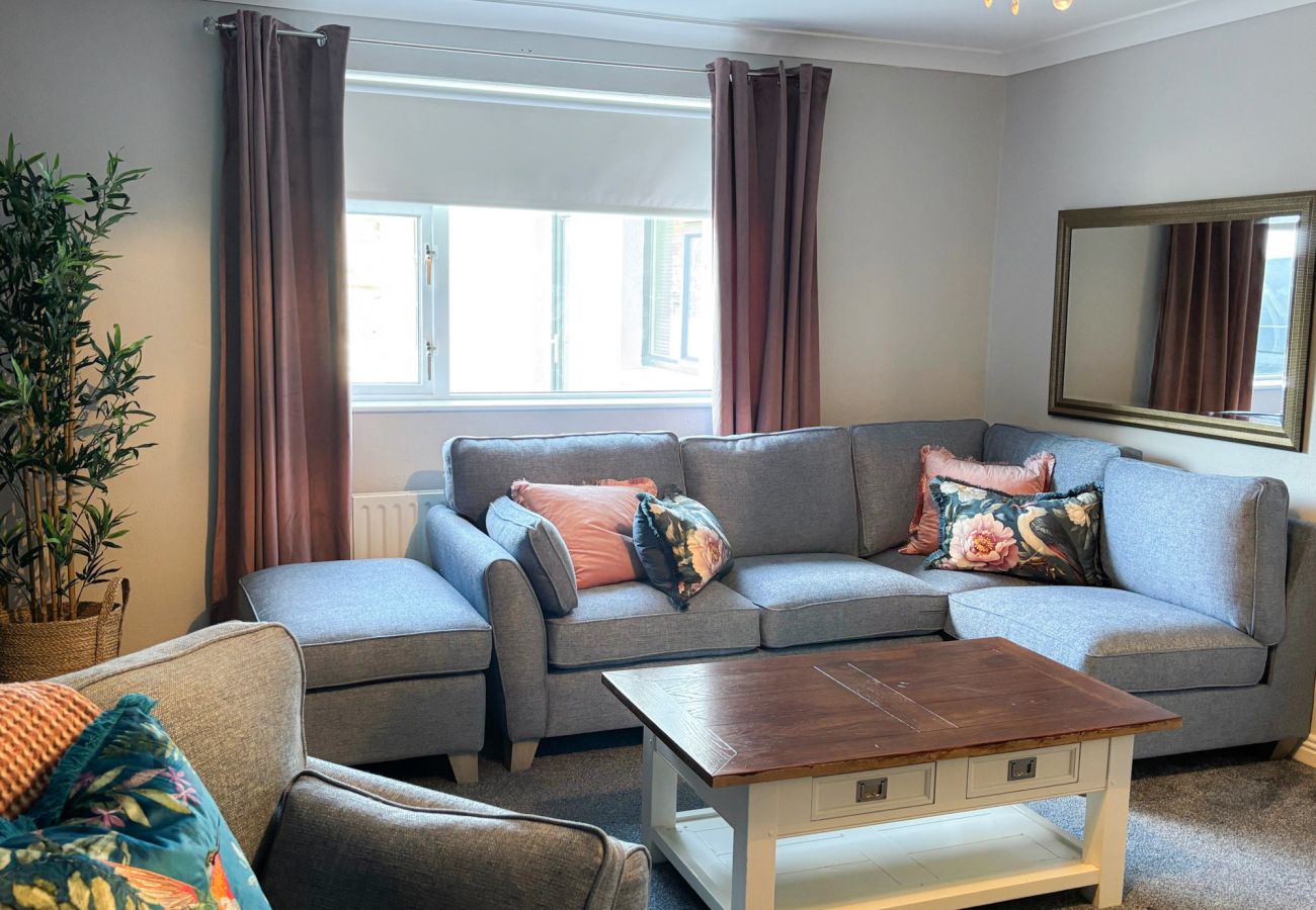 Luxurious Clifden Holiday Home. Corner couch and coffee table