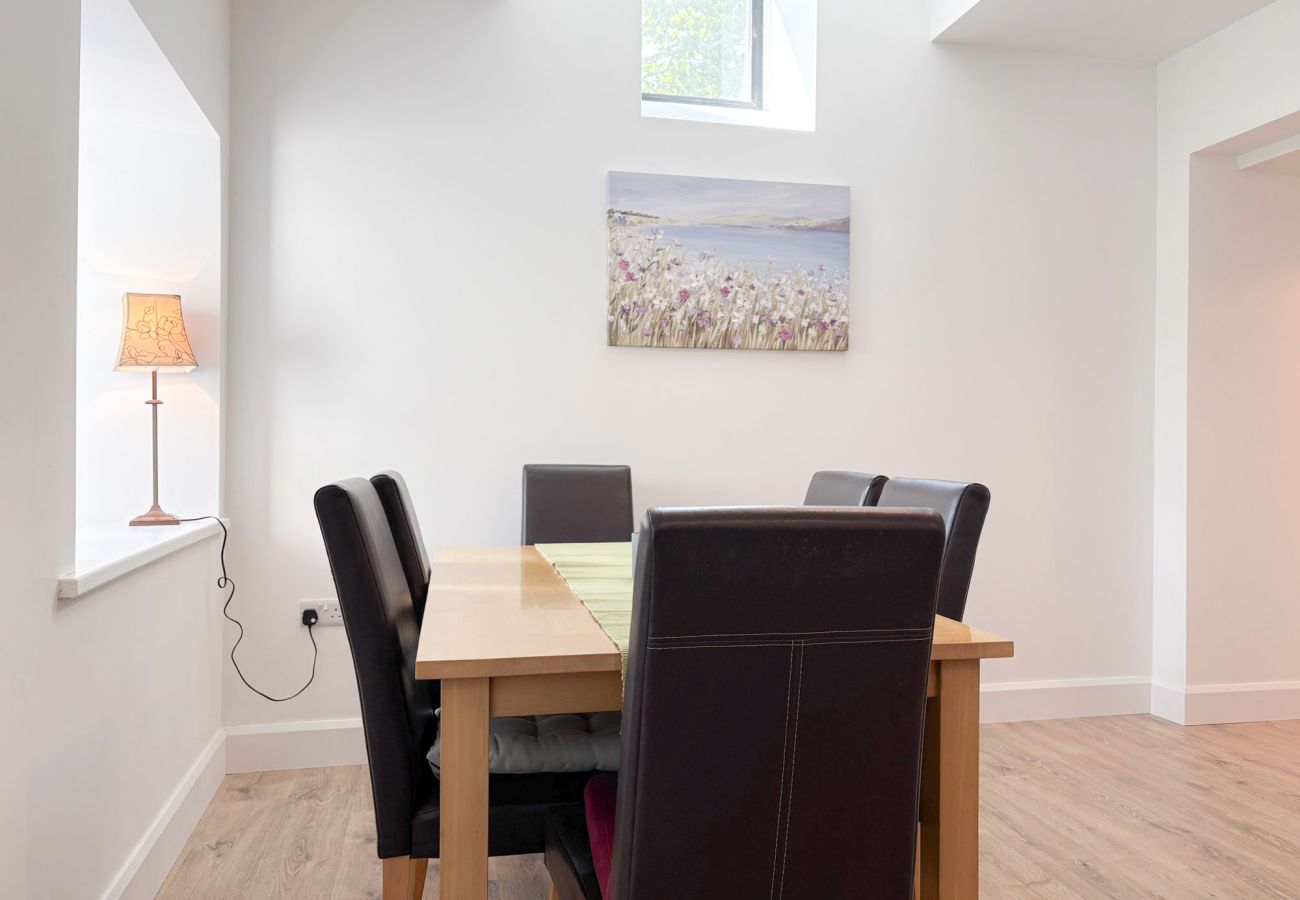Bluebell Cottage Roundstone. Modern country style kitchen dining table 6 chairs