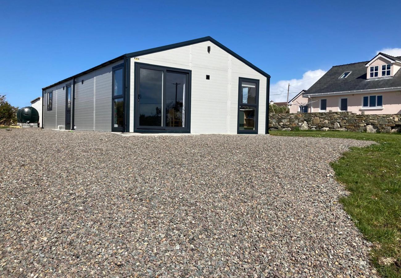 Claddaghduff Holiday Cabin. Family holiday home.