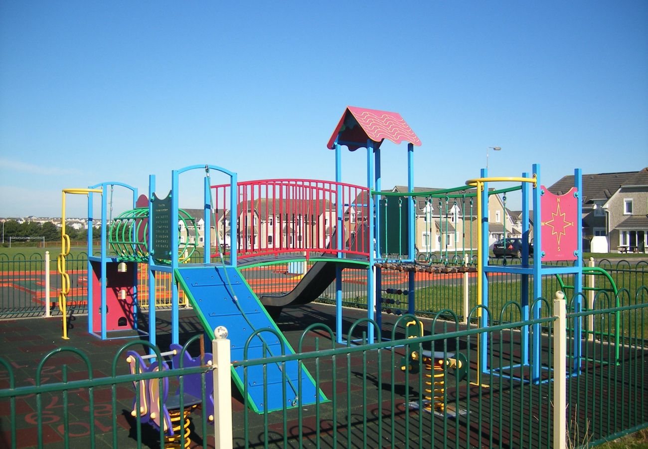 Moore Bay Holiday Village 8D. Kilkee family holiday home. Playground on site. 