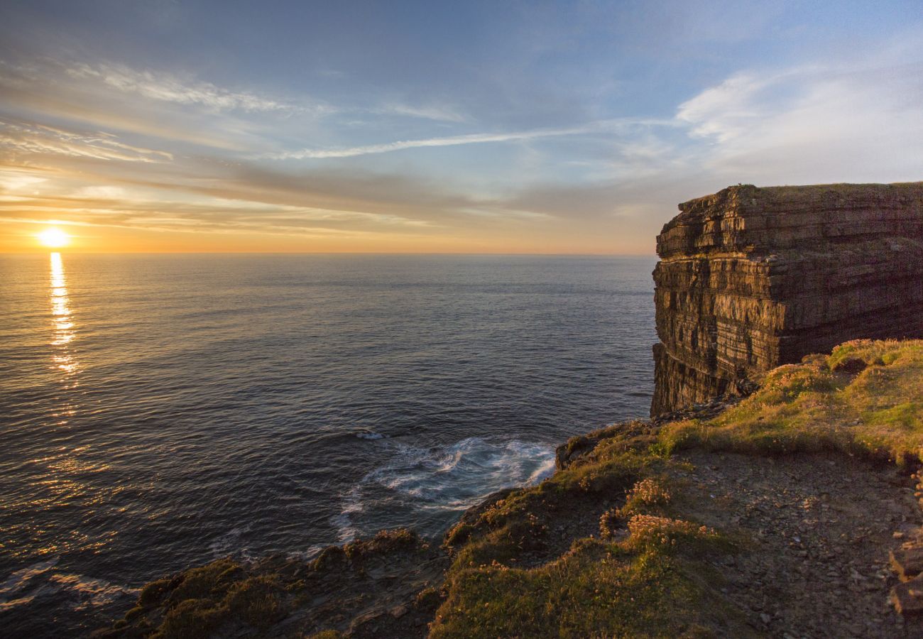 Moore Bay Holiday Village 8D. Kilkee family holiday home. Sunset at Georges Head. 